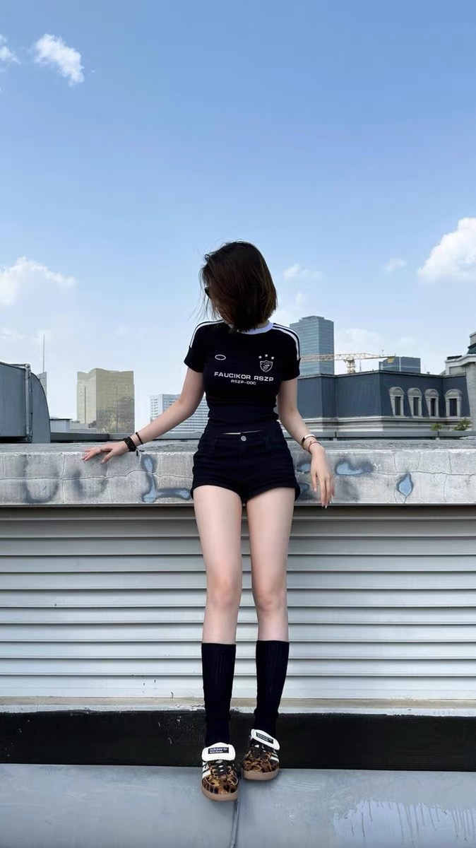 Rock more street tee เสื้อยืดแขนสั้นกุ้นขอบ