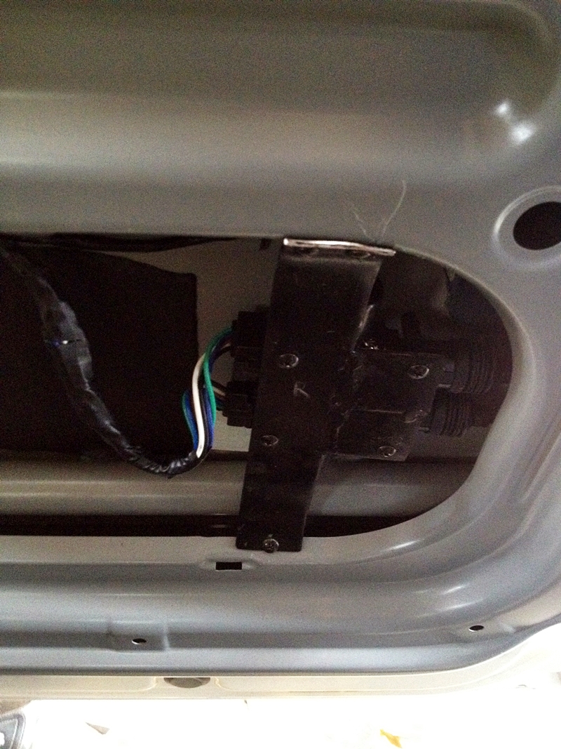 HYUNDAI H-1 TOURING 2016 [ ประตูไฟฟ้า 2 ข้าง + เครื่องเสียง + ชุดแต่งรอบคัน + ผ้าม่าน ] {บ5742}