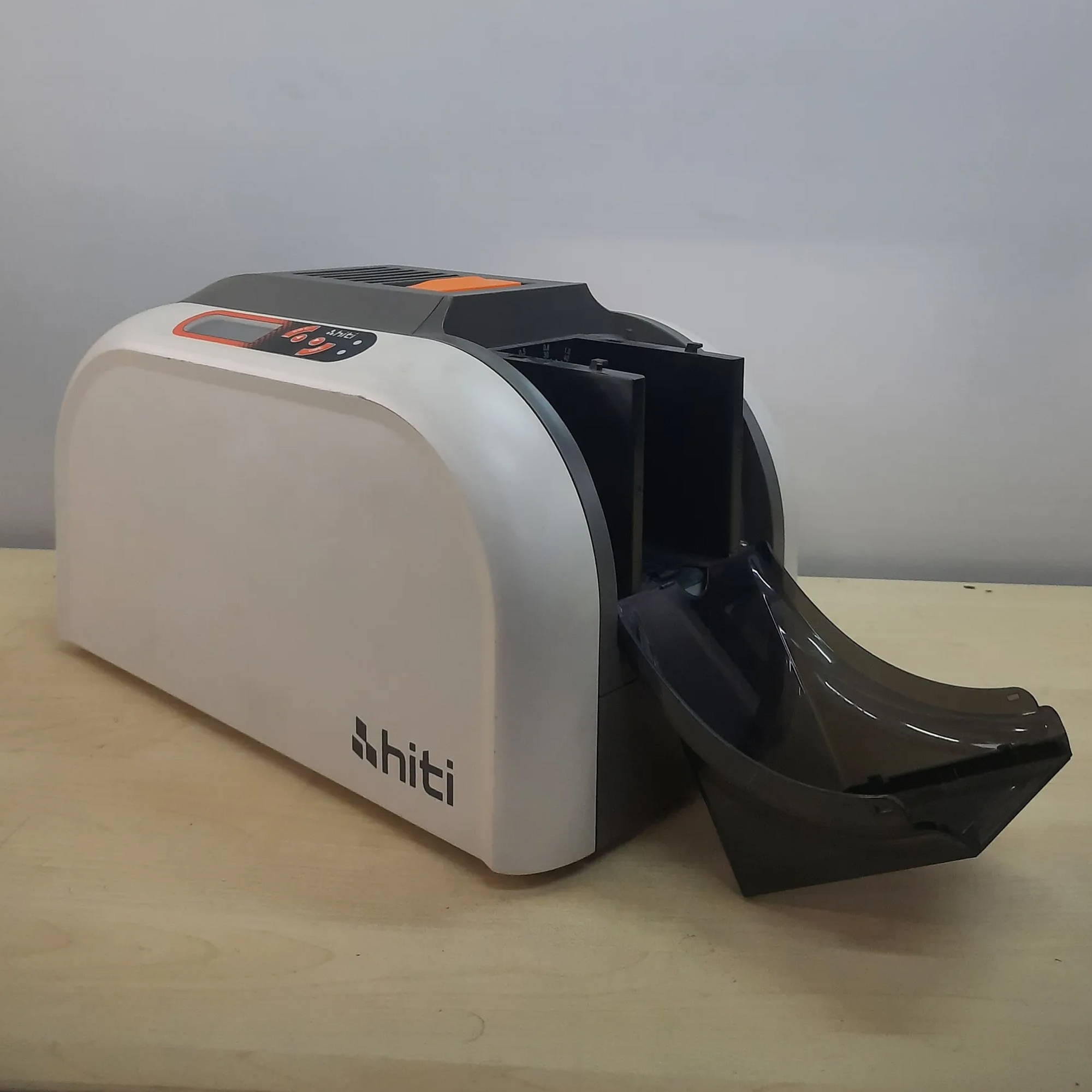 เครื่องพิมพ์บัตรพลาสติก เครื่องพิมพ์บัตรพนักงาน บัตรข้าราชการ บัตรประจำตัว บัตรนักเรียน Card printer direct to card HiTi CS-200E