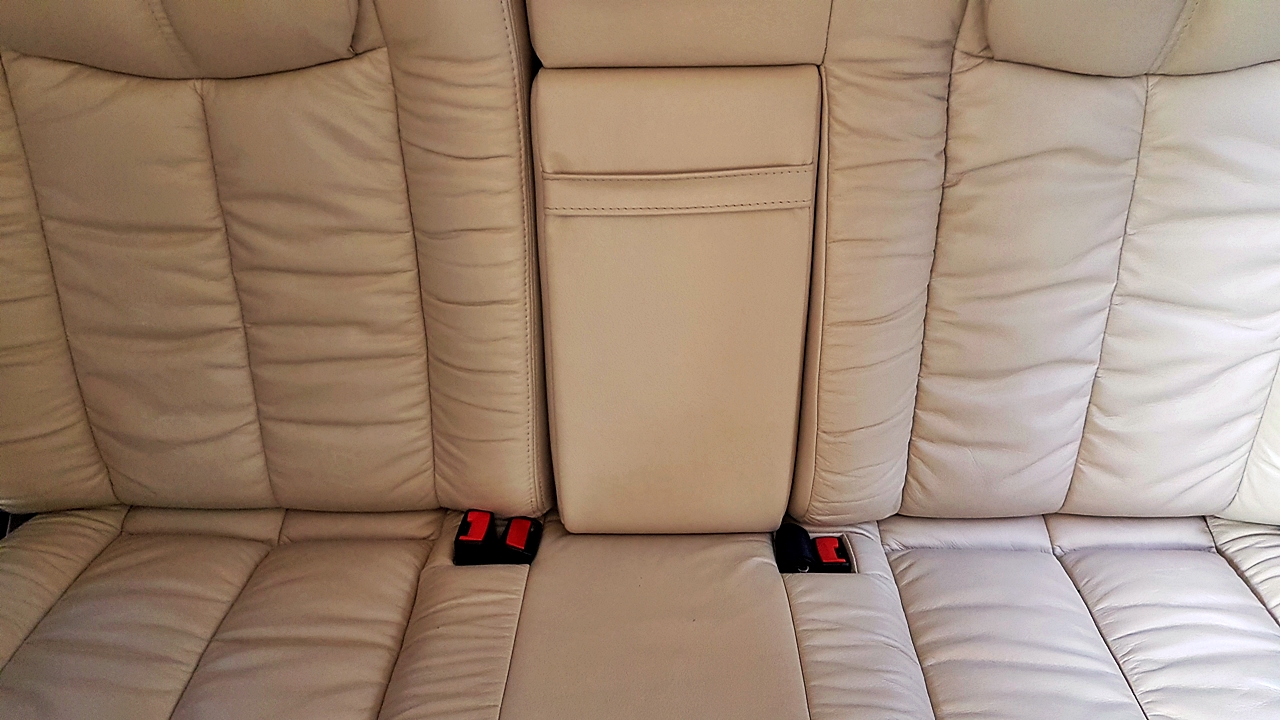 HYUNDAI H-1 DELUXE รถเกาหลี [ เบาะ + คอนโซล + กุหลังคา + พรม ] - ษ 2644