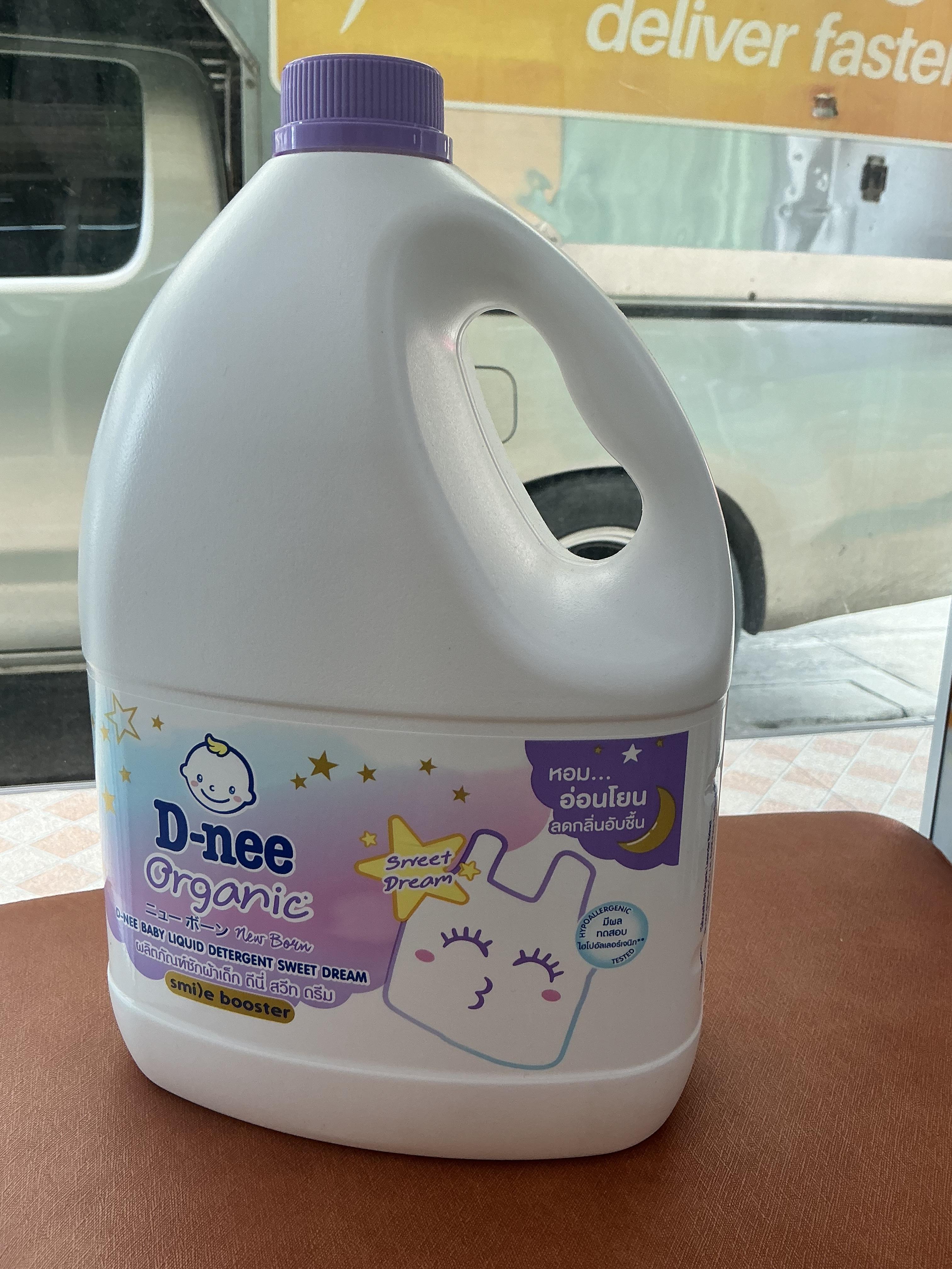 ผลิตภัณฑ์ชักผ้าเด็ก ดีนี่ สวีท ดรีม 2800 ml