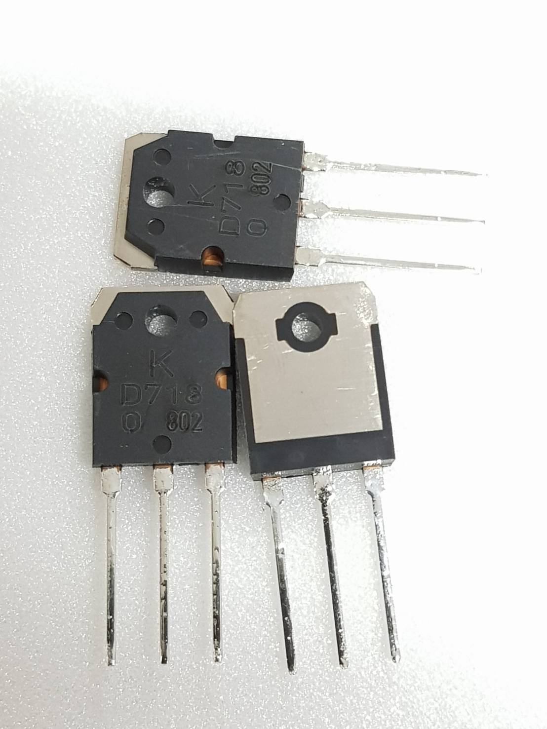 D718 : NPN,120V/10A for High Power Amplifier,45~50W TO-247