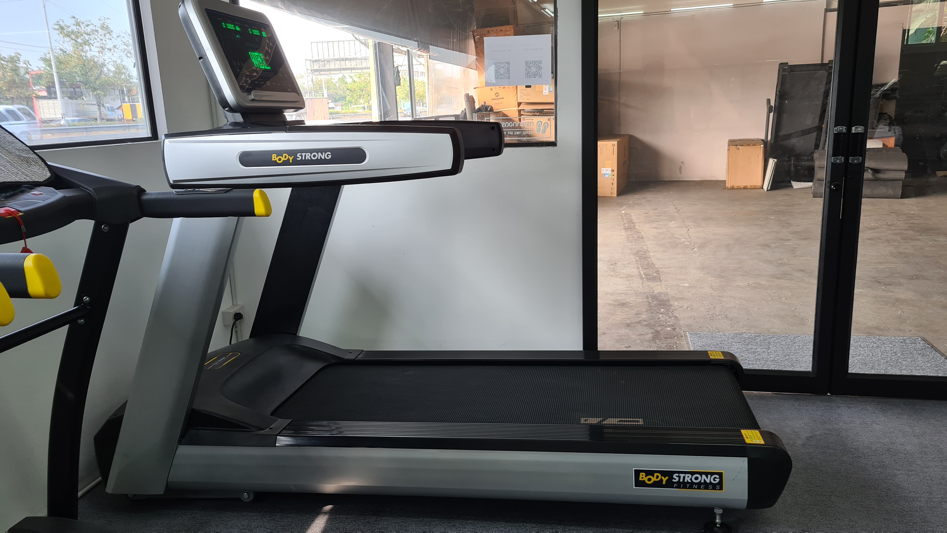 ลู่วิ่งไฟฟ้า Body Strong JB6800 Commercial