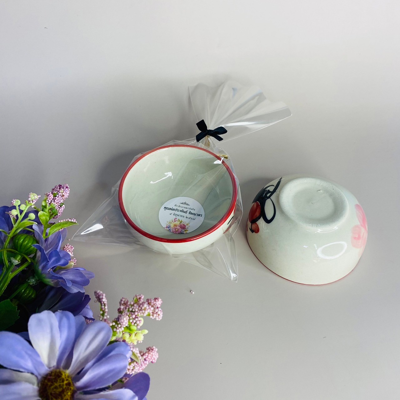 ถ้วยน้ำจิ้มเซรามิคเล็ก 9cm คละลาย / แพ็คถุงแก้วติดโบว์