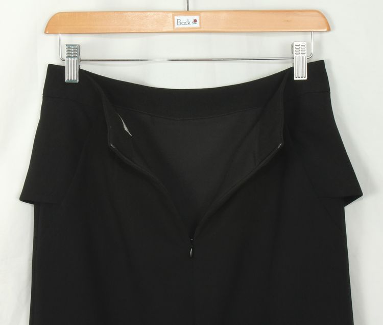 SK-190 กระโปรงแฟชั่น&ทำงาน ทรงสอบ ผ้า CHANEL สีดำ ด้านหน้ากระโปรงจับจีบระบาย