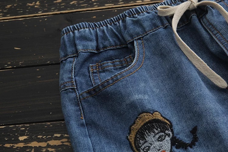 JPNT-009 กางเกงยีนส์ขายาว 5 ส่วน ปักลายการ์ตูน เอวยางยืด เนื้อผ้านิ่มไม่หนา