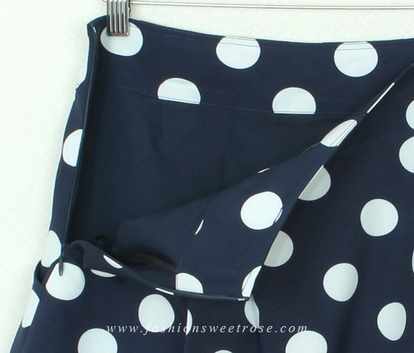 SK-298 กระโปรงแฟชั่น&ทำงาน ทรงบาน ผ้าไหมอิตาลีพิมพ์ลาย Polka Dot จุดขาวพื้นน้ำเงิน มีกระเป๋าล้วงได้ 2 ข้าง