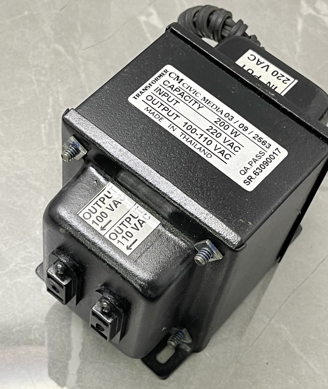 หม้อแปลงไฟฟ้า หม้อแปลงไฟ Electric Transformer Converter 220V to 110V, Watt ไห้เลือก ตั้งแต่ 100W, 200W, 300W, 500W, 1000W, 1500W, 2000W, 3000W