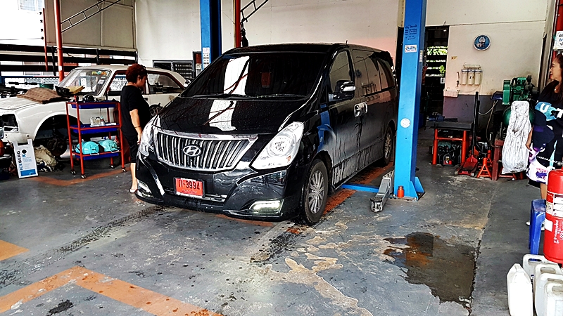 HYUNDAI H-1 DELUXE [ สปริง Eibach + โช๊ค + ดิจิตอลทีวี ] - ก3994