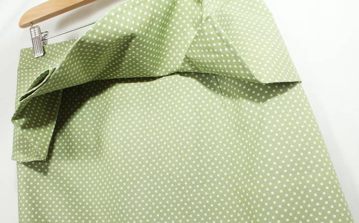 SK-204 กระโปรงแฟชั่น&ทำงาน ทรงสอบ ผ้าคอตต้อนญี่ปุ่นสีเขียวพาสเทล ด้านหน้ากระโปรงจับจีบระบาย