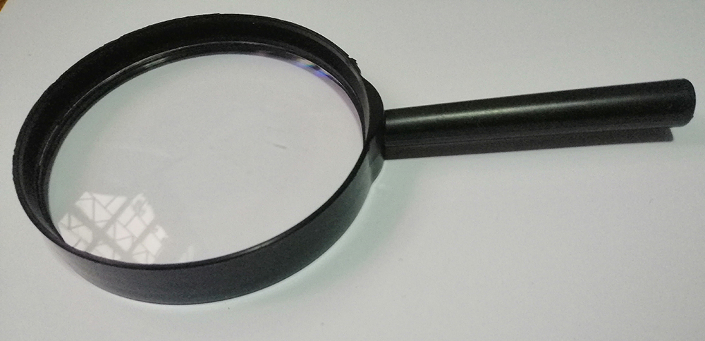 แว่นขยายกรอบพลาสติกขนาดเส้นผ่าศูนย์กลาง 7 .5 เซนติเมตร(ขนาด 3 นิ้ว)