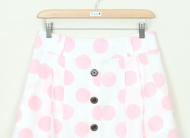 SK-287 กระโปรงแฟชั่น&ทำงาน ทรงบาน ผ้าคอตต้อนญี่ปุ่นพิมพ์ลาย Polka Dot จุดชมพูพื้นขาว มีกระเป๋าล้วงได้ 2 ข้าง