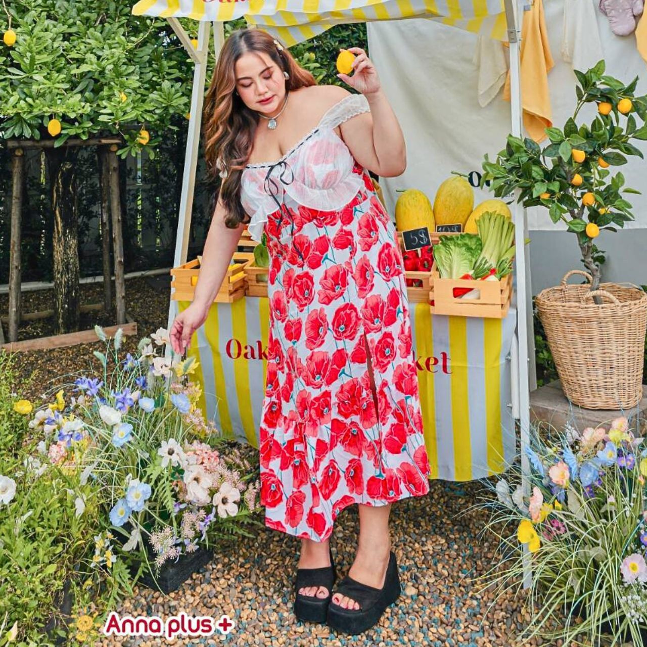 A222 เดรสสาวอวบ ลายดอก สม็อคหลัง ขาว ดำ อก 42-52 นิ้ว