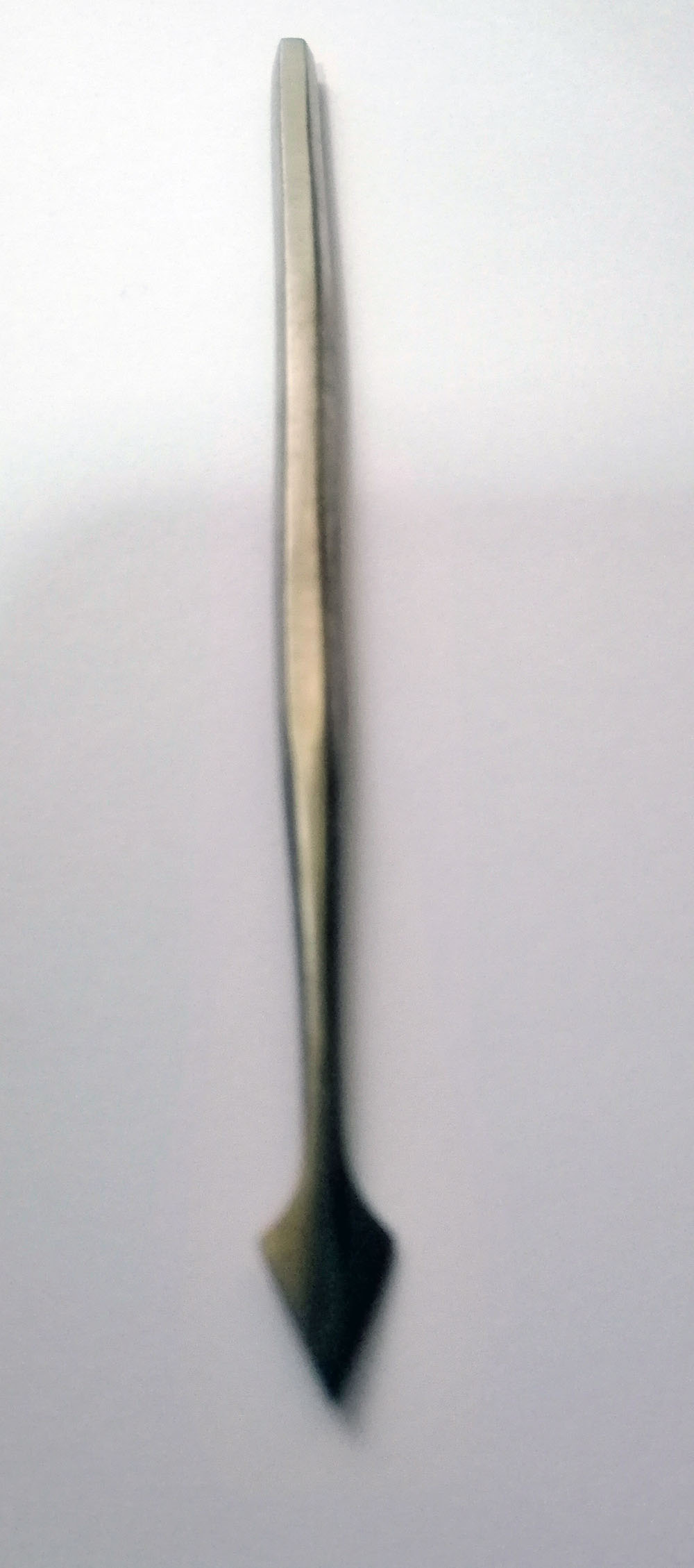 เข็มเขี่ยเชื้อปลายลูกศรยาว 13 เซนติเมตร