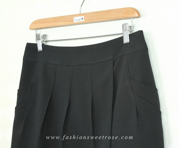 SK-359 กระโปรงแฟชั่น&ทำงาน ทรงสอบ ผ้าไหมอิตาลีสีดำ ด้านหน้ากระโปรงจับจีบทวิช Detail สวย