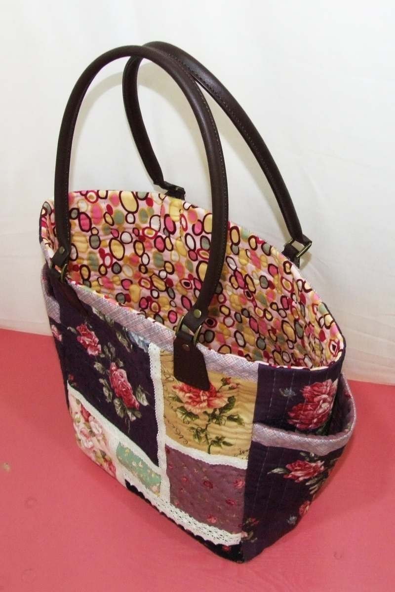 QLT-001 กระเป๋าควิลท์ ใบใหญ่สะพายข้าง ใช้ผ้าญี่ปุ่นทั้งด้านนอกและด้านใน และควิลท์มือทั้งใบ งานสวยน่าใช้มากๆค่ะ