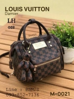 Shumiya กระเป๋าถือ ลายหลุย ตาราง พร้อมตุ๊กตาหมี