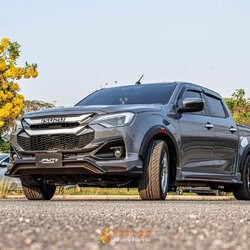 ชุดแต่งสเกิร์ตรอบคัน THUNZER สำหรับ ALL NEW D-MAX 2023 (ตัวเตี้ย)