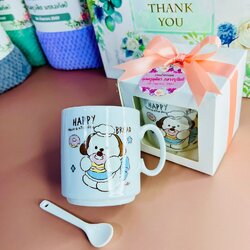 แก้วเซรามิคสีขาวมีหู Happy Bread พร้อมช้อนใส่กล่องติดโบว์