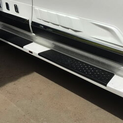 ครอบบันไดข้าง รุ่น 4 ประตู REVO