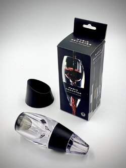 อุปกรณ์ช่วยในอากาศเข้าไปสัมผัสกับไวน์ เครื่องช่วยไวน์หายใจ ขนาดเล็ก สำหรับไวน์แดง (Decanter wine)