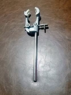 แคล้มจับคอนเดนเซอร์แบบโลหะ