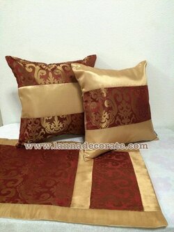 ผ้าคาดเตียงลายหลุยส์สีแดงทอง ขนาด 35*250 ซม.