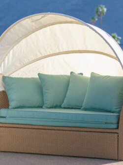 Roofting day bed