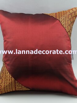 หมอนรับไหว้บ่าวสาว สีแดงเข้มลายไทย