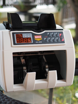 Uni-SMART เครื่องนับธนบัตร เครื่องนับเงิน เครื่องนับแบงค์ ตรวจธนบัตรปลอม US-4800