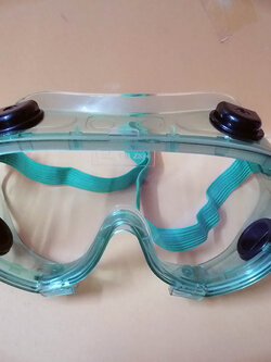 แว่นตากันสารเคมีแบบสายรัด