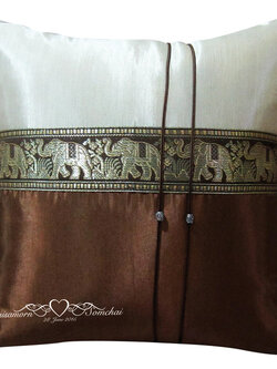 หมอนรับไหว้ปักโลโก้บ่าวสาว สีน้ำตาล