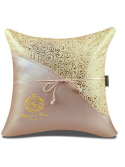 หมอนรับไหว้ปักโลโก้บ่าวสาว สีครีมอมชมพู