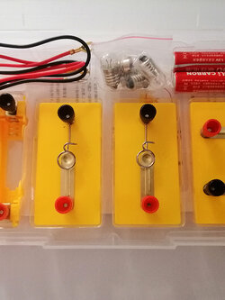 ชุดวงจรไฟฟ้าอย่างง่ายสื่อการสอนเรื่องไฟฟ้า