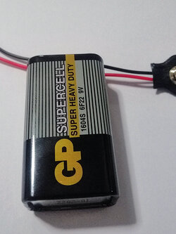 ถ่าน 9โวลต์พร้อมขั้วสายไฟยี่ห้อGP