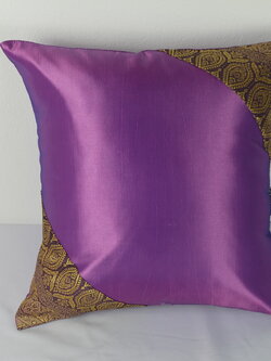 หมอนรับไหว้บ่าวสาว สีม่วง