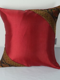 หมอนรับไหว้บ่าวสาว สีแดงเข้ม