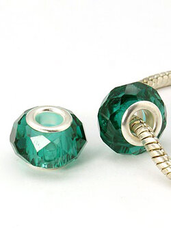 ลูกปัดแก้วรูใหญ่ แกนเงิน สีเขียว ขนาด 14x8mm รู 5mm แพ็ค 10 เม็ด