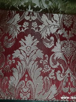 ผ้าคาดเตียงลายหลุยส์สีแดงเข้ม ขนาด 35*250 ซม.