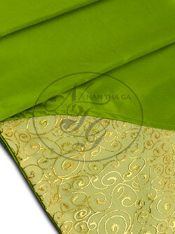 ผ้าคาดเตียงเอมอร สีเขียวไพร