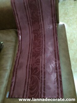 ผ้าคาดเตียงลายใบไม้สีม่วงแดง ขนาด 35*250 ซม.