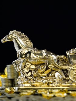 รูปปั้นม้ามงคล