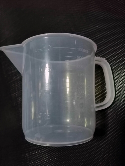 บีกเกอร์พลาสติกแบบมีหูจับ ขนาด 1000 มล.