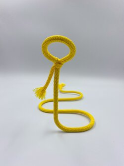 เชือกเสียบไวน์โชว์ สีเหลือง เชือกแขวนไวน์ ของขวัญตกแต่ง Knight Black Horse Winery