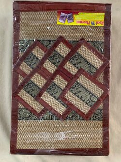 ที่รองจานและที่รองแก้วเสื่อกกสีน้ำตาลแดง