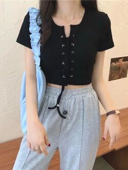 Kumi knit crop tee ครอปไหมพรมผูกเชือก