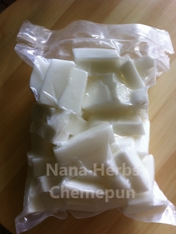 เบสสบู่กลีเซอรีนคุณภาพดีแบบขุ่น (Glycerine White Soap Base) 1 KG.-150 THB.