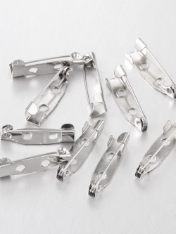 เข็มกลัดซ่อนปลาย เหล็ก สีเงิน แบบมีแป้น ขนาด 25x6 มม.