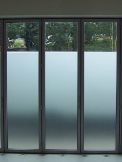 ขนาด 120cm x 1m : สติ๊กเกอร์ติดกระจกแบบมีกาวในตัว "Privacy Window Film" สั่งมากกว่า 1m ตัดยาวต่อเนื่องให้