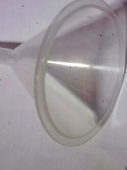 กรวยกรองพลาสติกก้านสั้น ขนาด 60mm